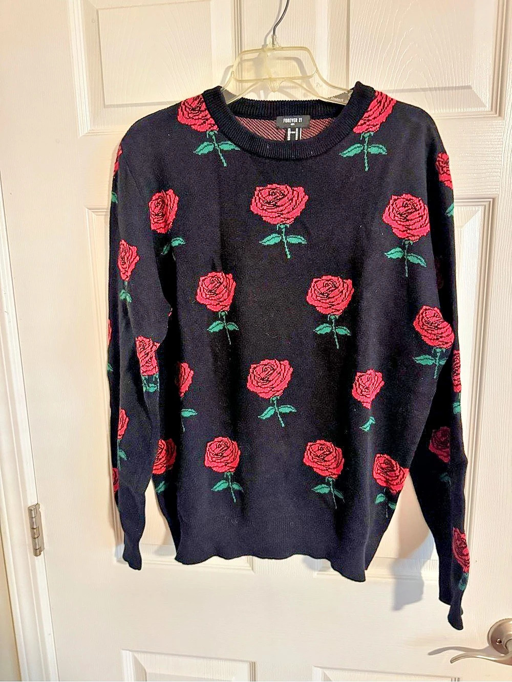 Forever 21 Floral Crewneck Sweater in Black & Red Size Medium